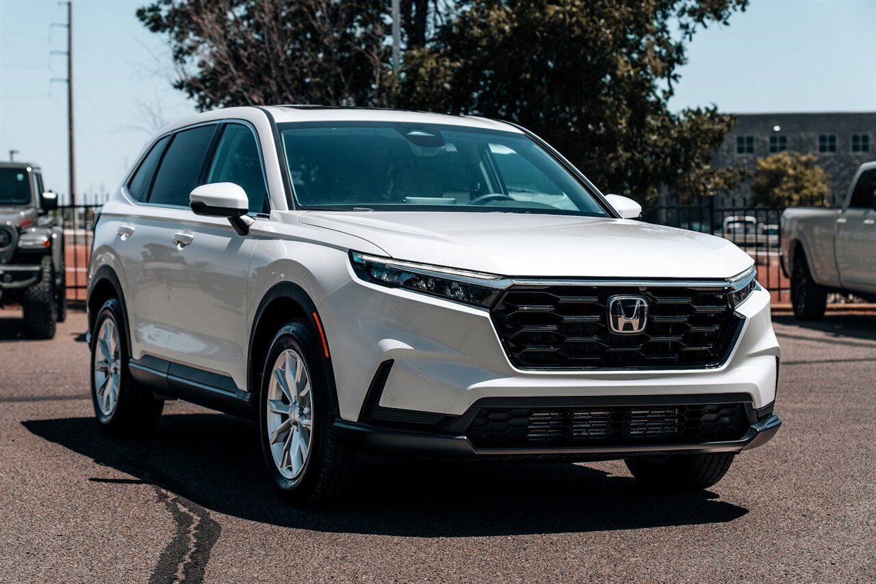 Used 2025 Honda CR-V EX image 1