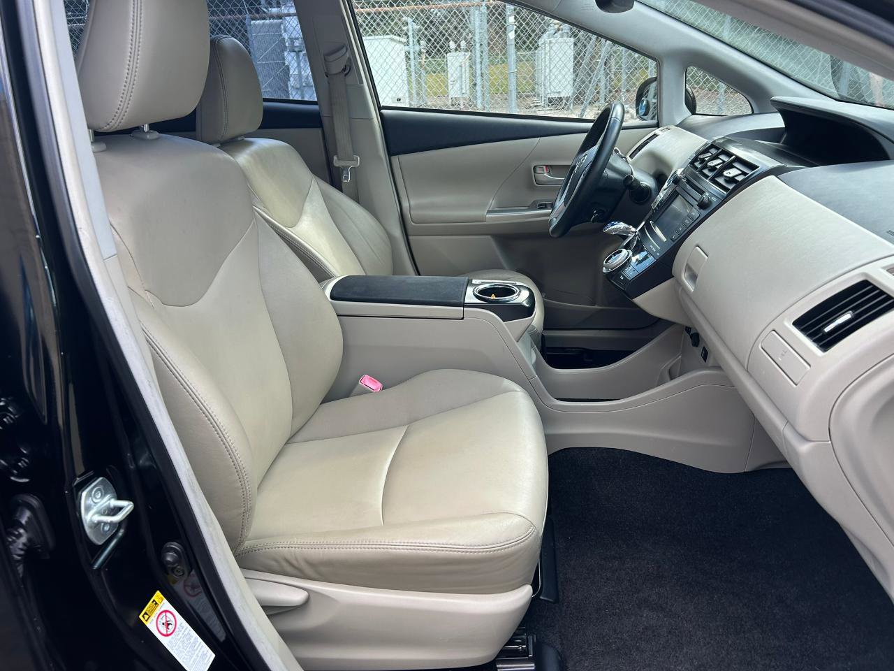 Used 2014 Toyota Prius V Five image 16