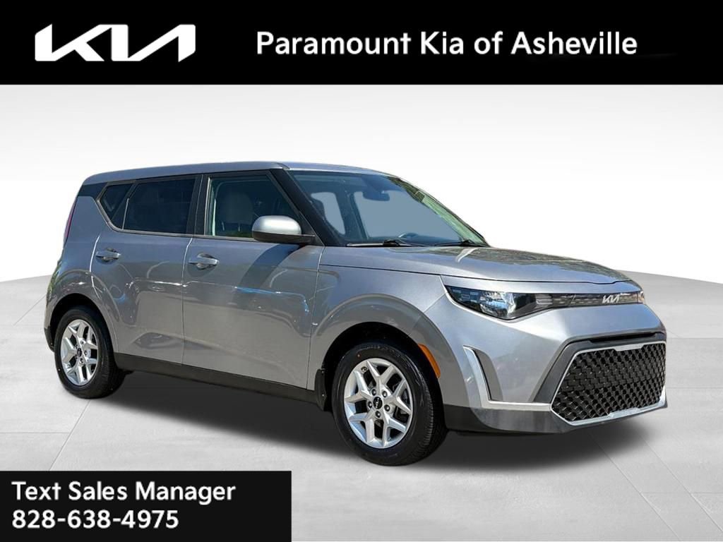 Used 2023 Kia Soul LX w/ LX Technology Package FWD image 1