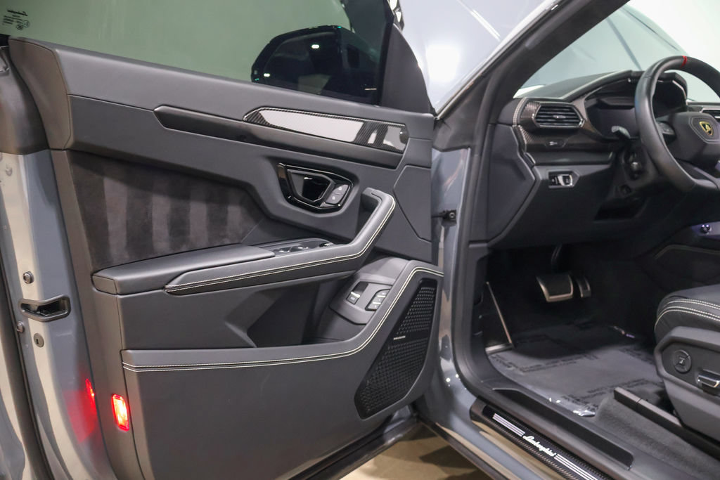 Used 2023 Lamborghini Urus S AWD/4WD image 27