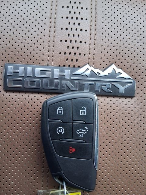 Used 2024 Chevrolet Silverado 2500 High Country w/ Technology Package AWD/4WD image 14