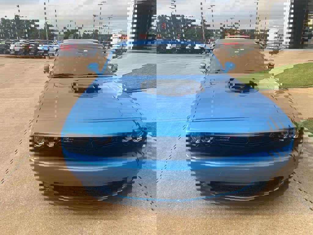 Used 2016 Dodge Challenger R/T Plus image 2