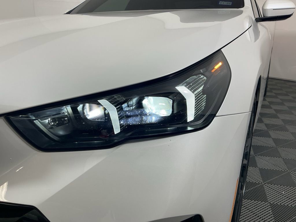 Certified 2025 BMW i5 xDrive40 w/ M Sport Package AWD/4WD image 8