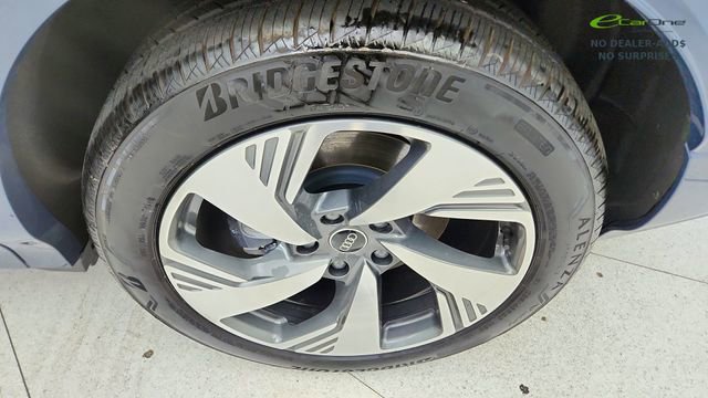 Used 2025 Audi Q6 e-tron Premium w/ Convenience Package image 58