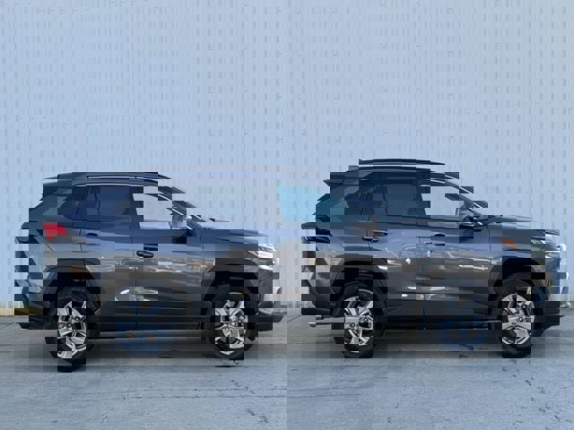 Used 2024 Toyota RAV4 XLE image 3