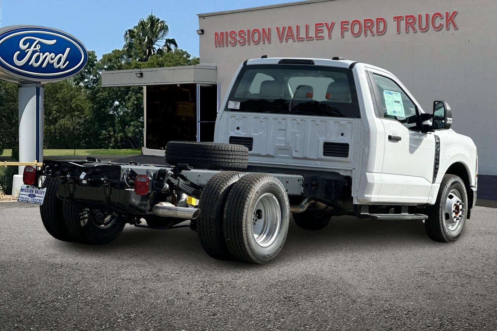 New 2026 Ford F350 XL w/ XL Chrome Package RWD image 4