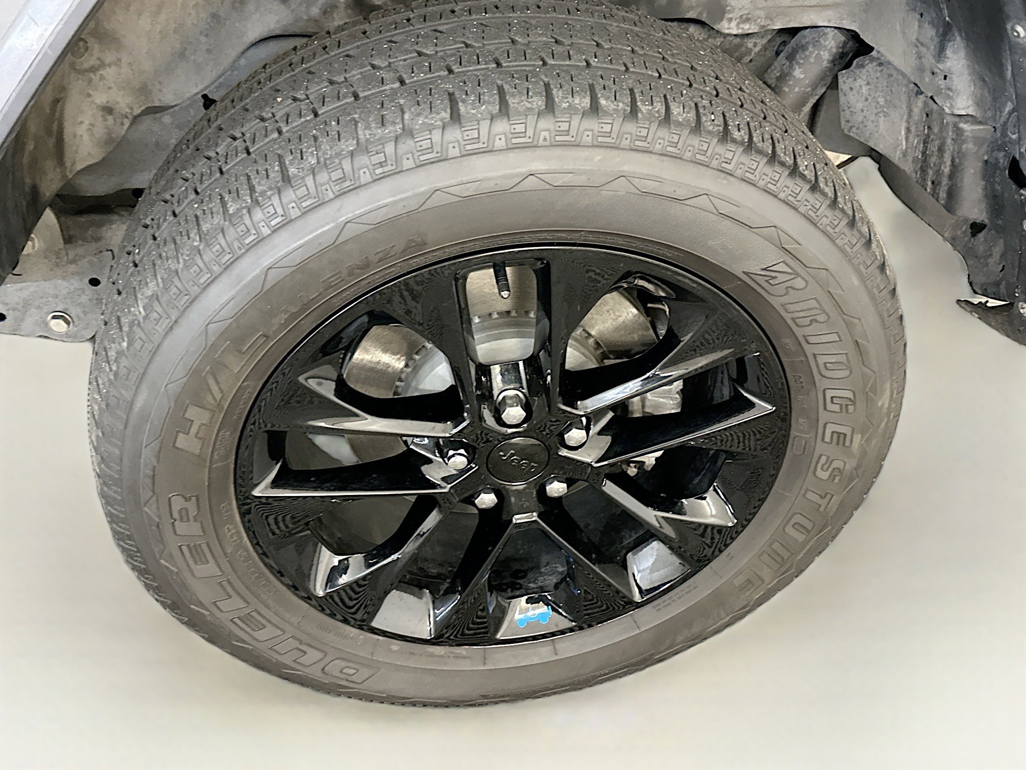 Used 2023 Jeep Wrangler Sahara w/ Cold Weather Group image 11