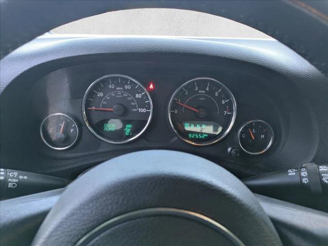 Used 2018 Jeep Wrangler Unlimited Sahara w/ Connectivity Group image 18