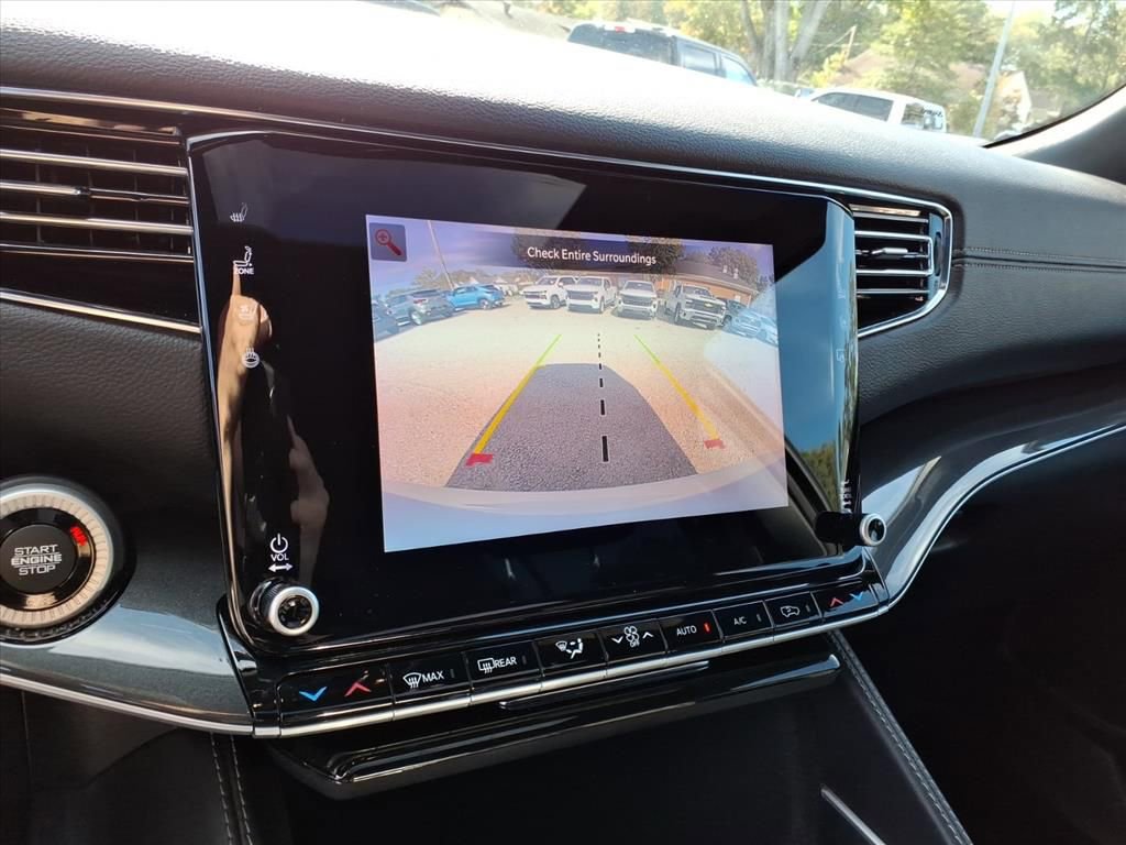 Used 2023 Jeep Wagoneer 4WD w/ Premium Group I image 20