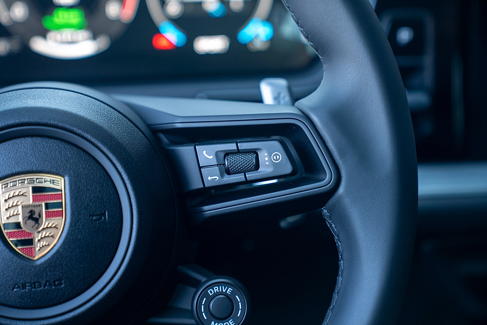 Certified 2025 Porsche Cayenne E-Hybrid Coupe AWD/4WD image 8