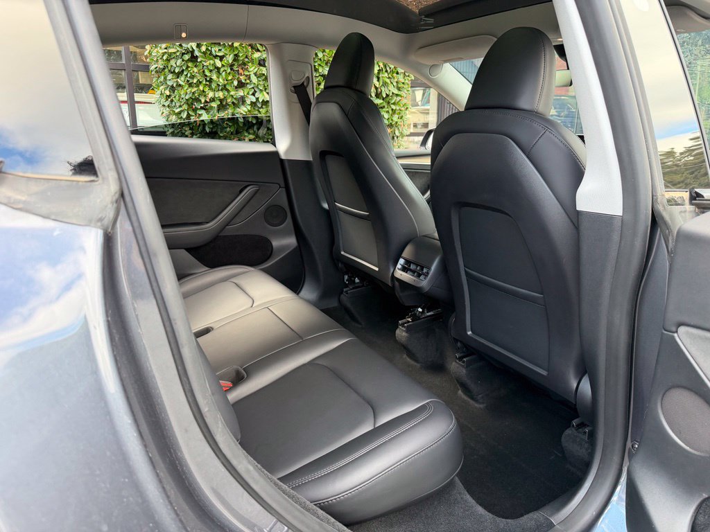 Used 2023 Tesla Model Y 2WD image 38
