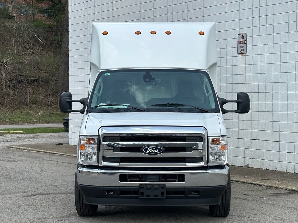 New 2027 Ford E-350 and Econoline 350 Super Duty w/ Power Equipment Group RWD image 25