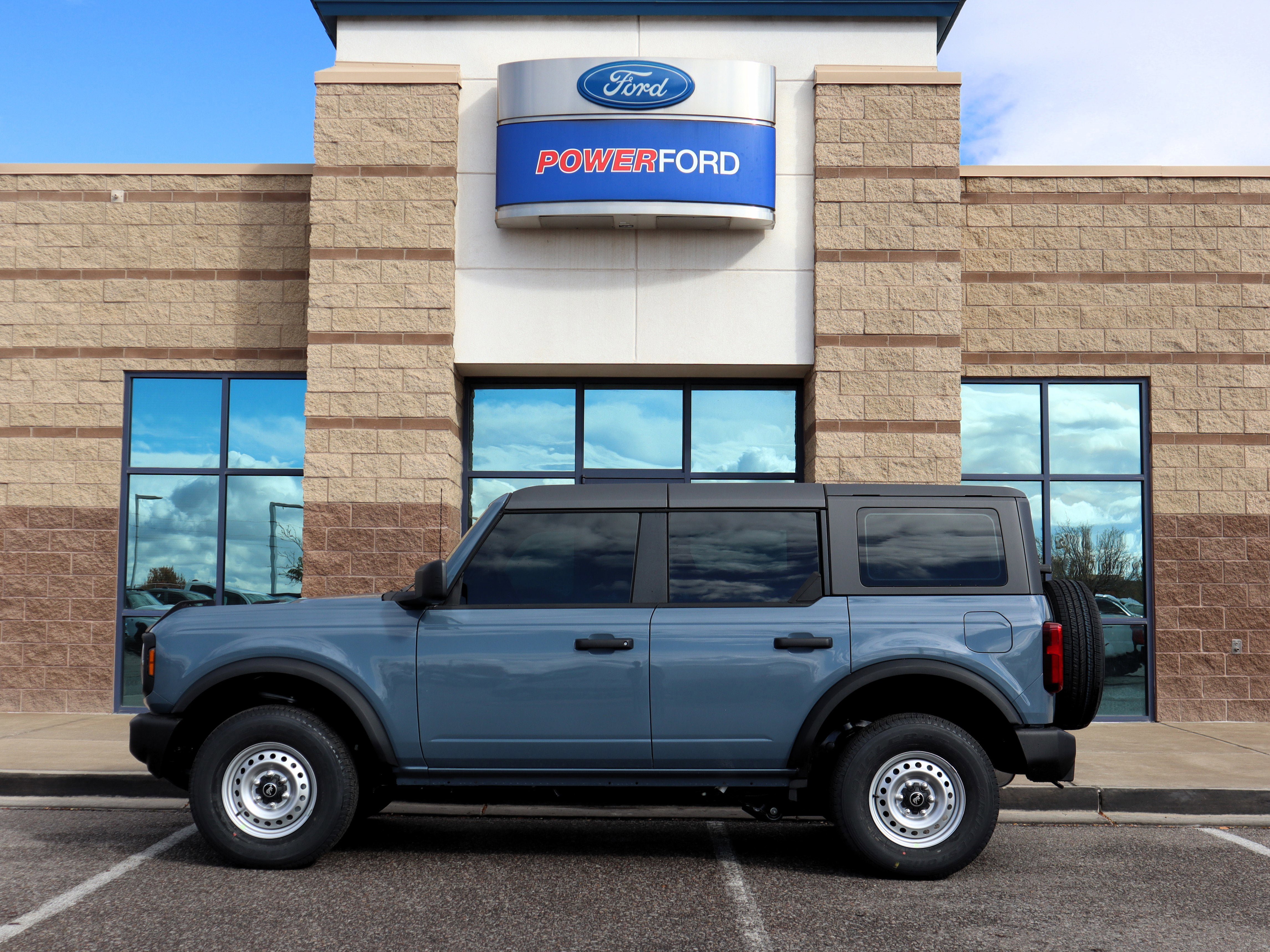 New 2025 Ford Bronco 4-Door AWD/4WD image 9