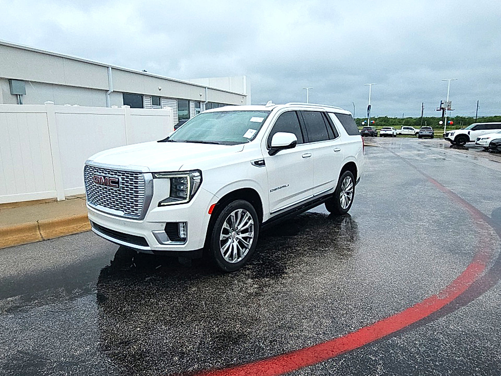 Used 2022 GMC Yukon Denali AWD/4WD image 1