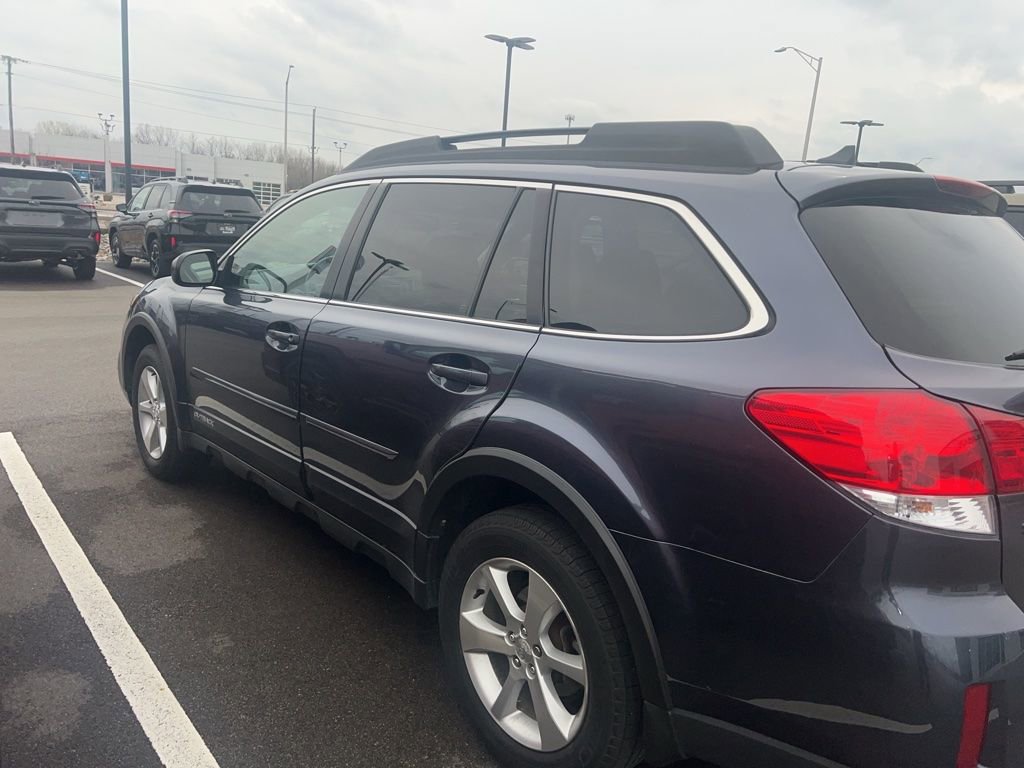 Used 2014 Subaru Outback 2.5i Limited w/ Moonroof Package image 3