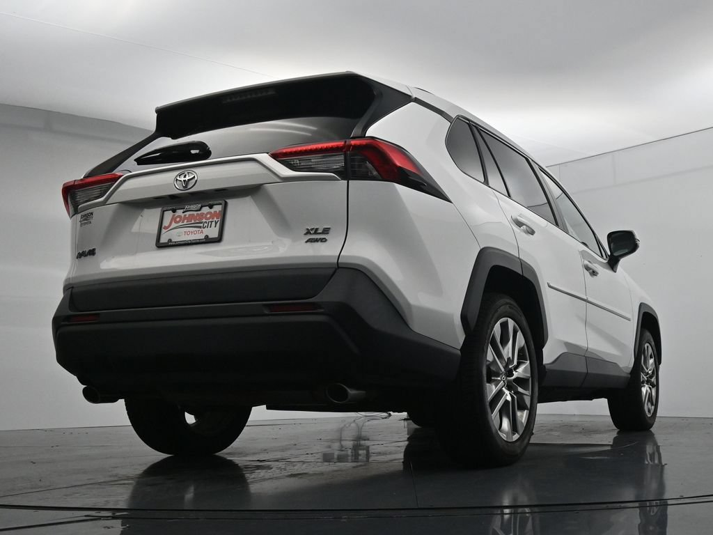 Used 2019 Toyota RAV4 XLE Premium w/ Cold Weather Package AWD/4WD image 40