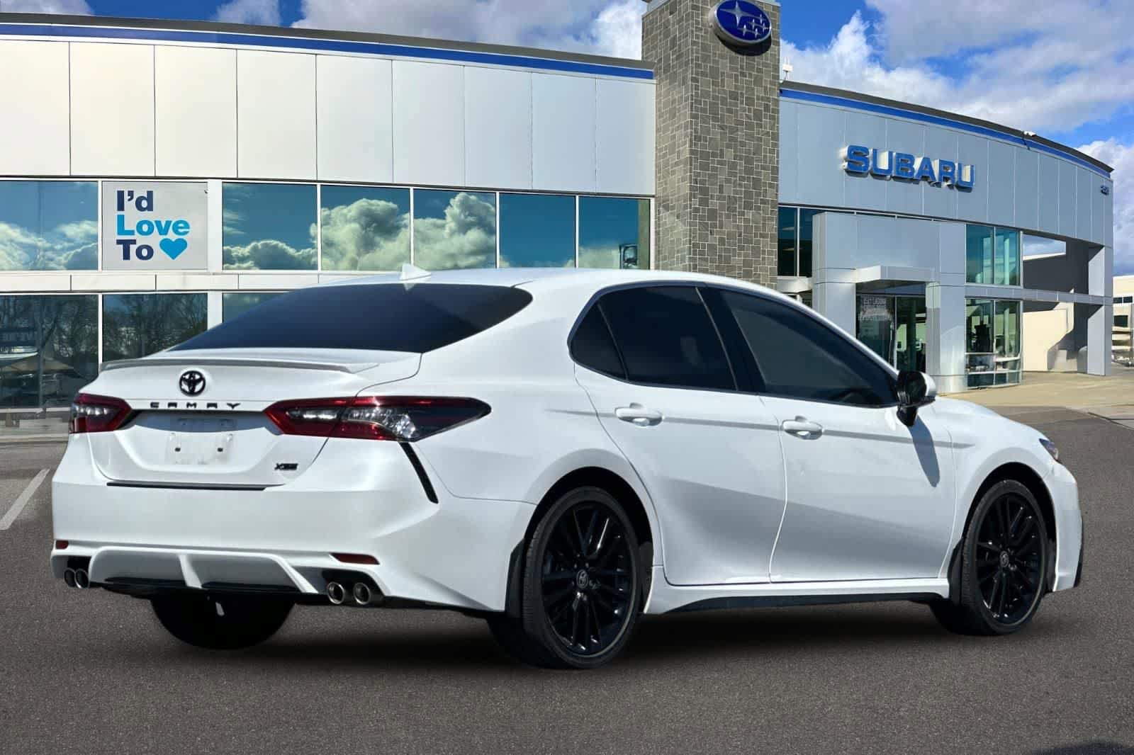 Used 2023 Toyota Camry XSE FWD image 2