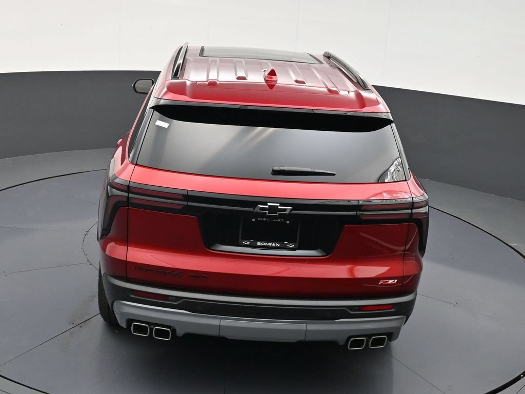 Used 2025 Chevrolet Traverse Z71 w/ Enhanced Driving Package AWD/4WD image 16