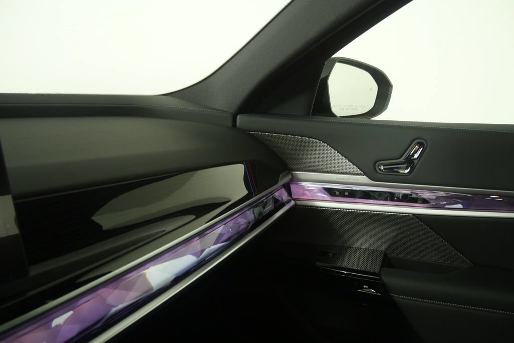 New 2026 BMW i7 xDrive60 AWD/4WD image 25