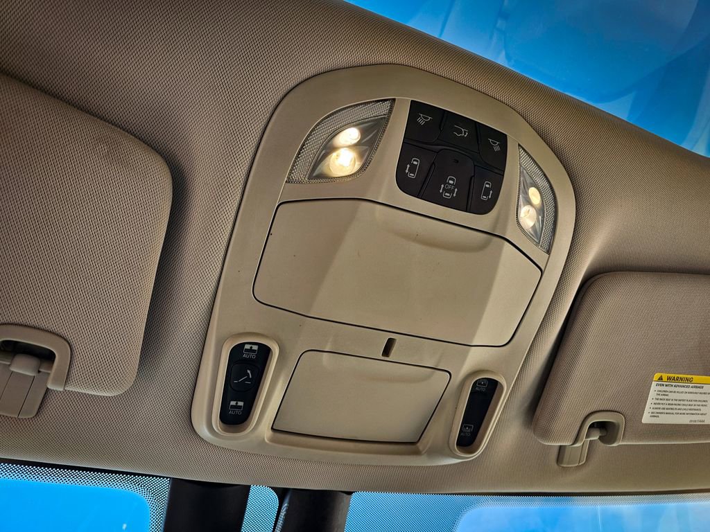 Used 2017 Chrysler Pacifica Limited w/ UConnect Theater Package image 32