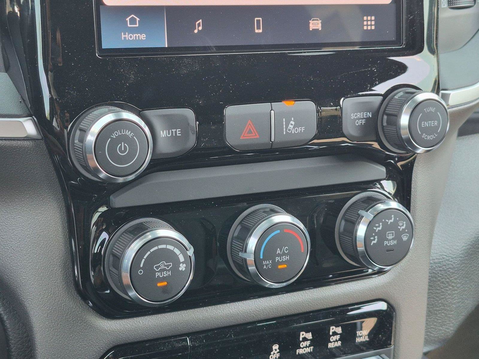 New 2026 RAM 1500 Express AWD/4WD image 33