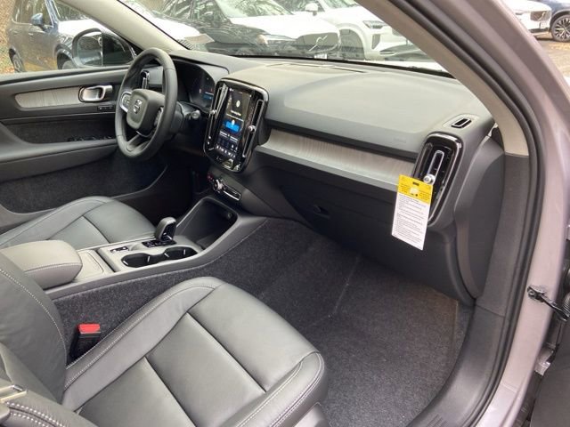 New 2026 Volvo XC40 B5 Core image 17
