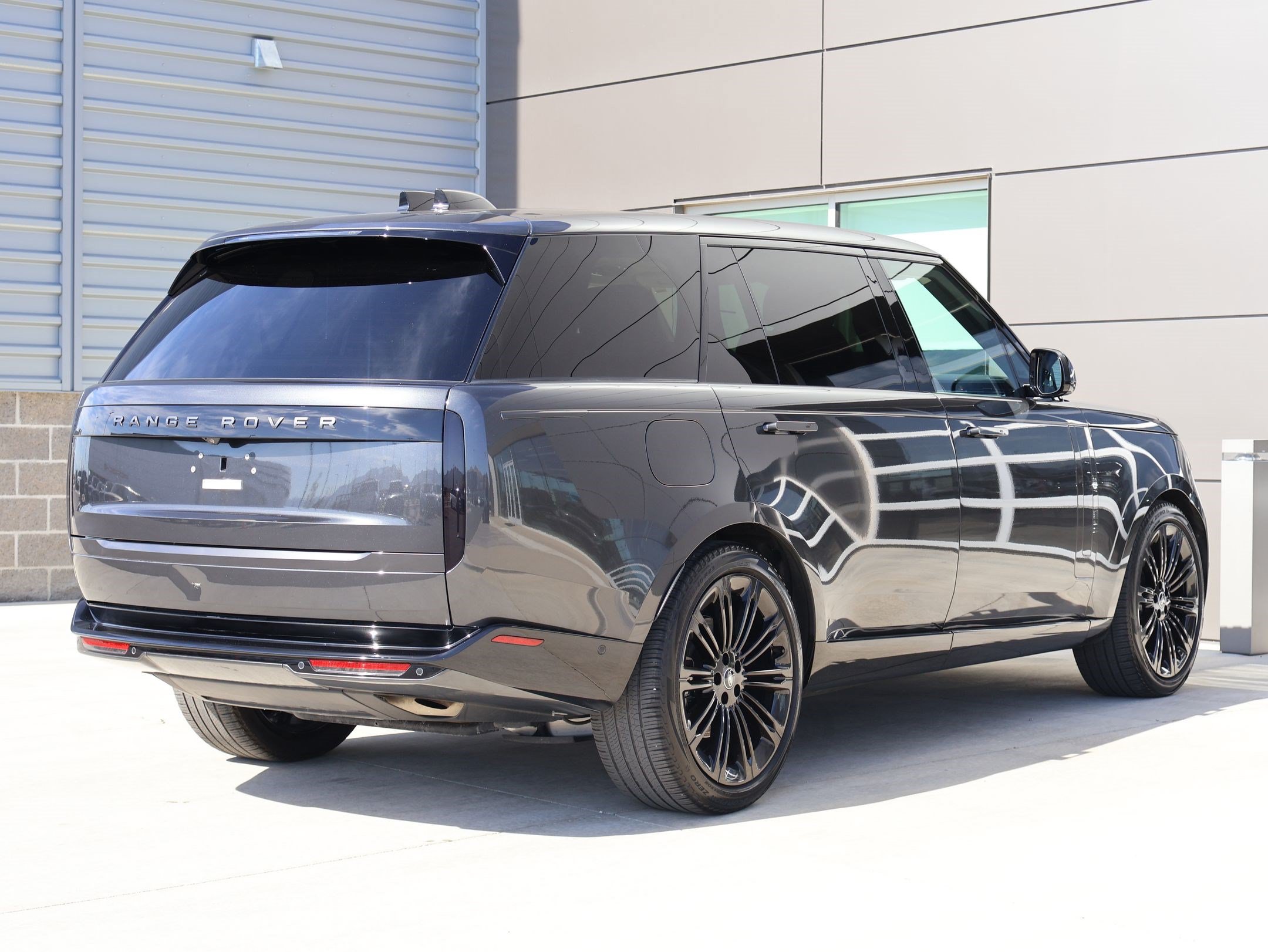 Certified 2024 Land Rover Range Rover Long Wheelbase SE AWD/4WD image 7