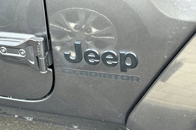 Used 2022 Jeep Gladiator Sport image 9