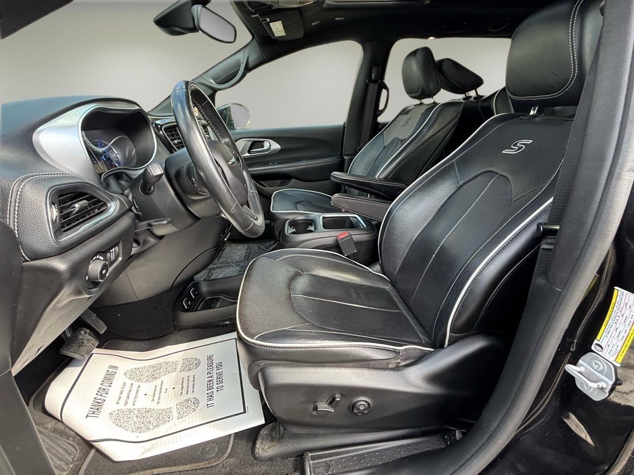 Used 2019 Chrysler Pacifica Limited w/ Advanced Safetytec Group FWD image 6
