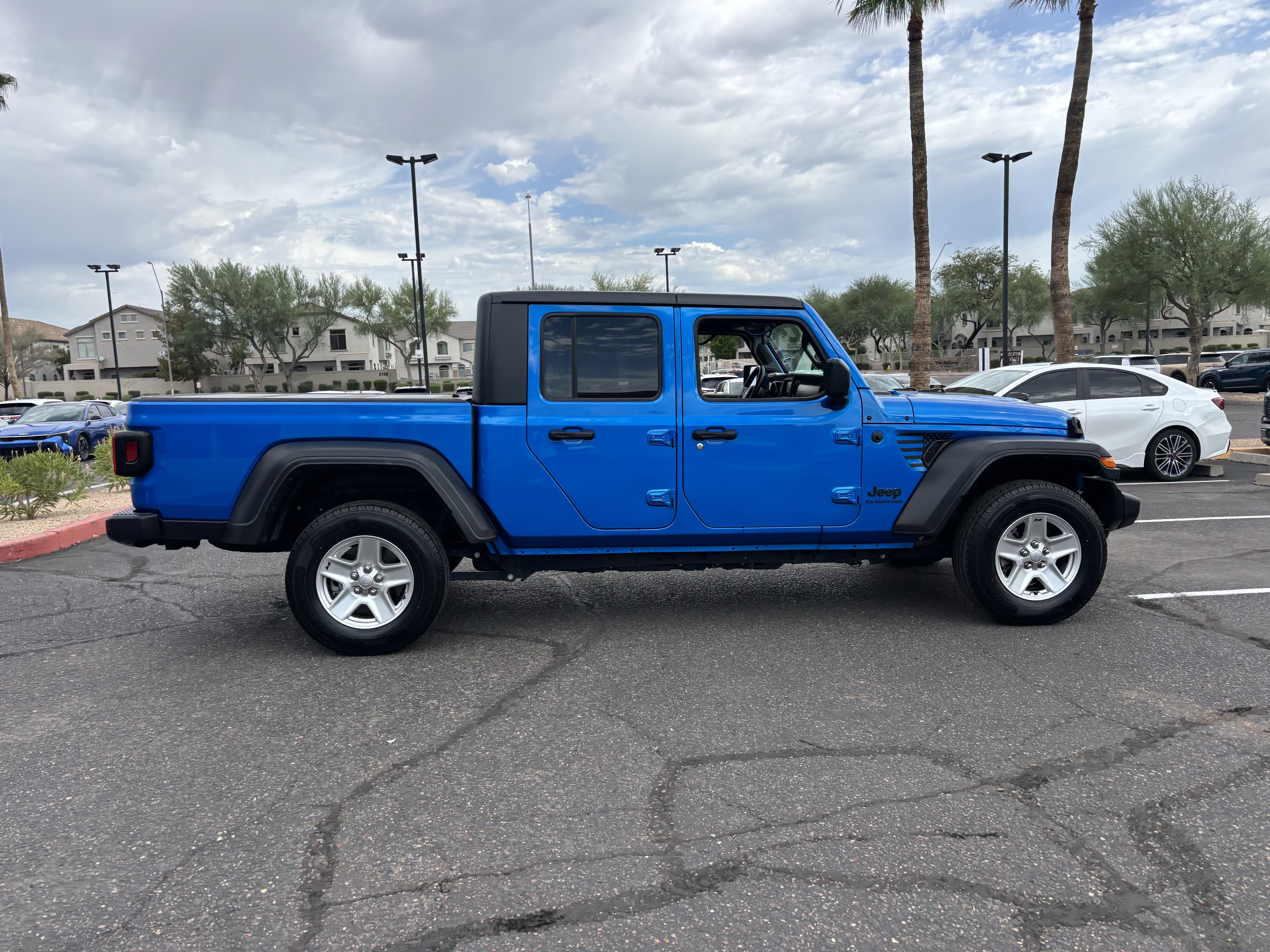 Used 2020 Jeep Gladiator Sport w/ Quick Order Package 24S AWD/4WD image 2