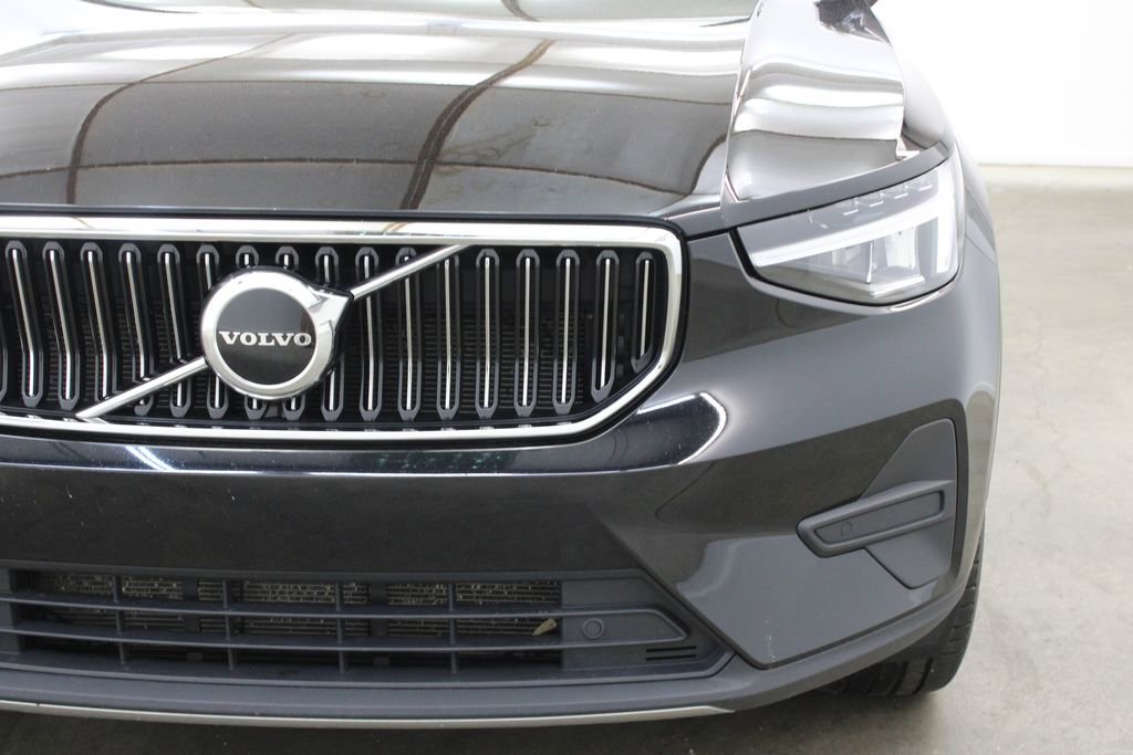 Used 2025 Volvo XC40 B5 Core AWD/4WD image 8
