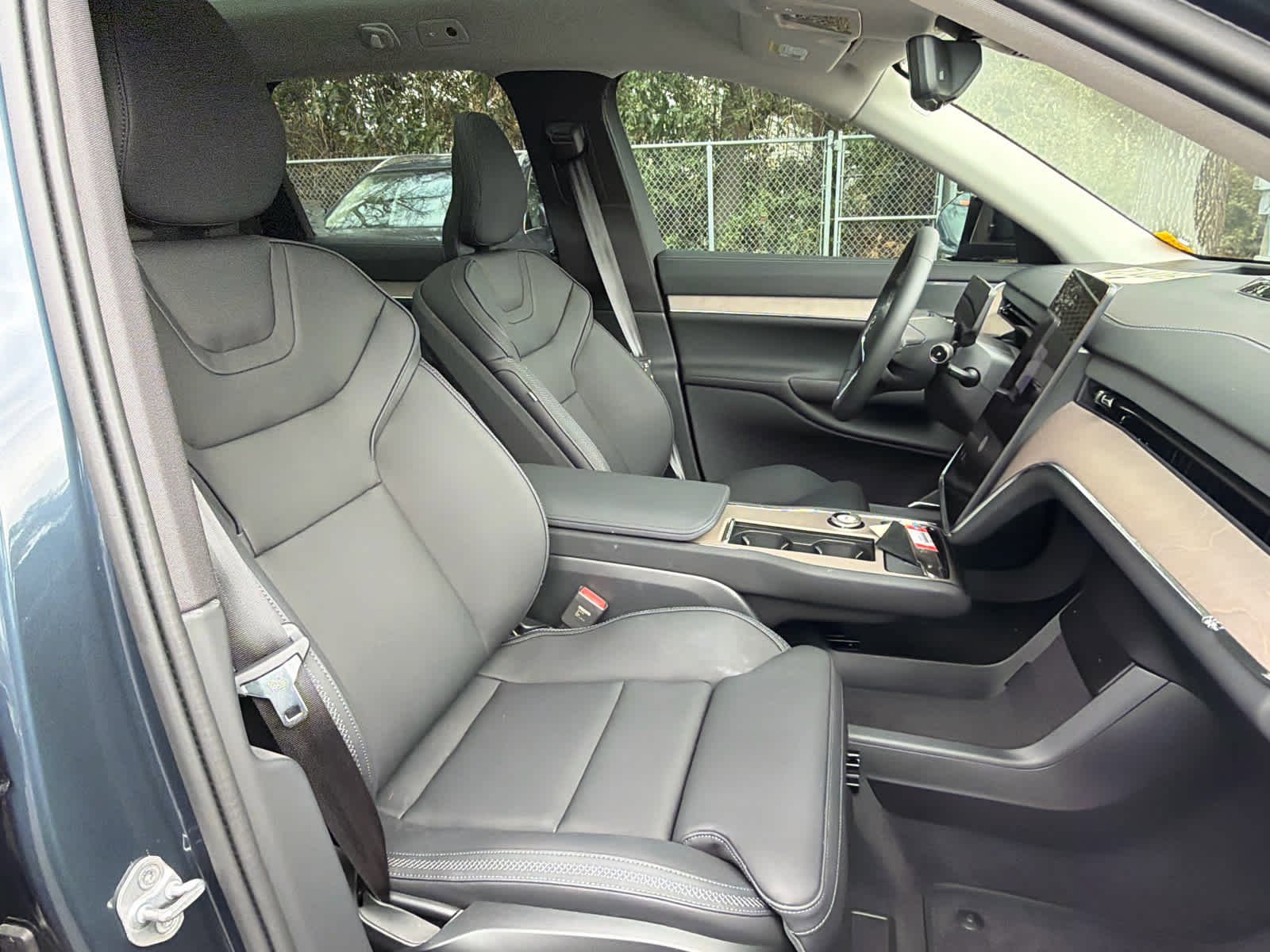 Certified 2025 Volvo EX90 Ultra image 18