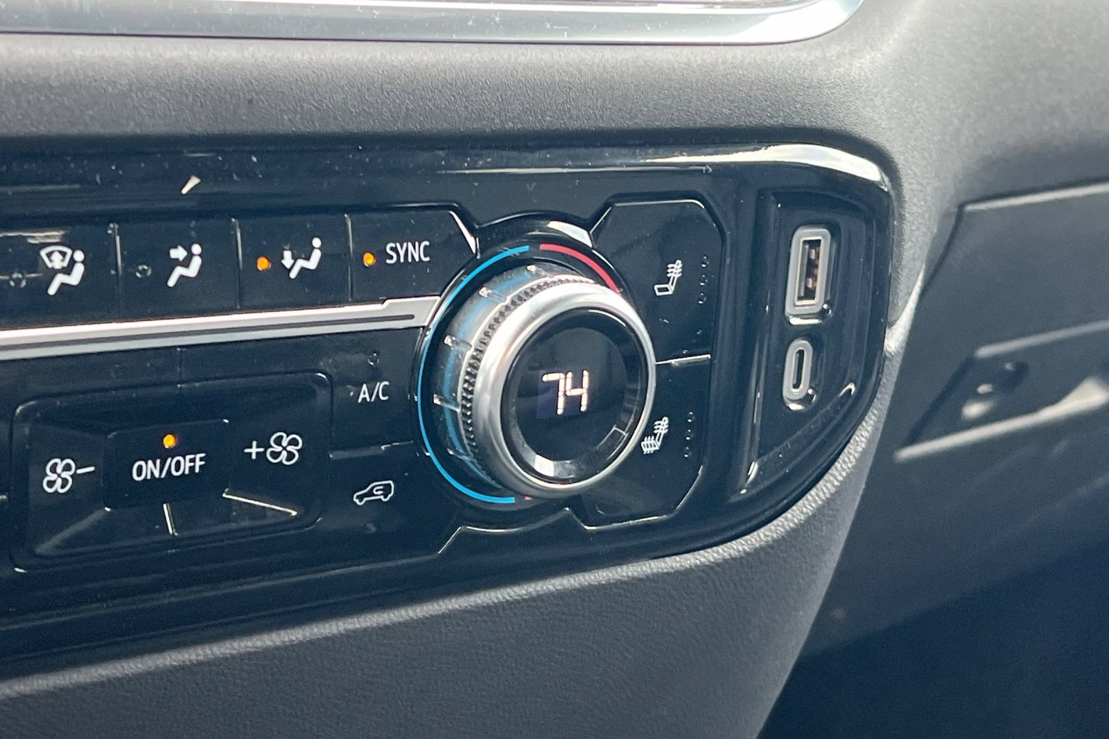 Used 2024 GMC Sierra 1500 SLT image 30