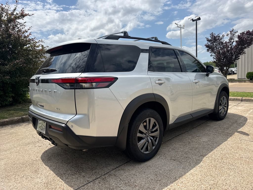 Used 2024 Nissan Pathfinder SV w/ SV Premium Package image 6