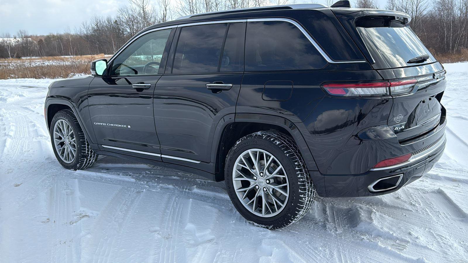 Used 2023 Jeep Grand Cherokee Summit w/ Adv Protech Group IV image 11