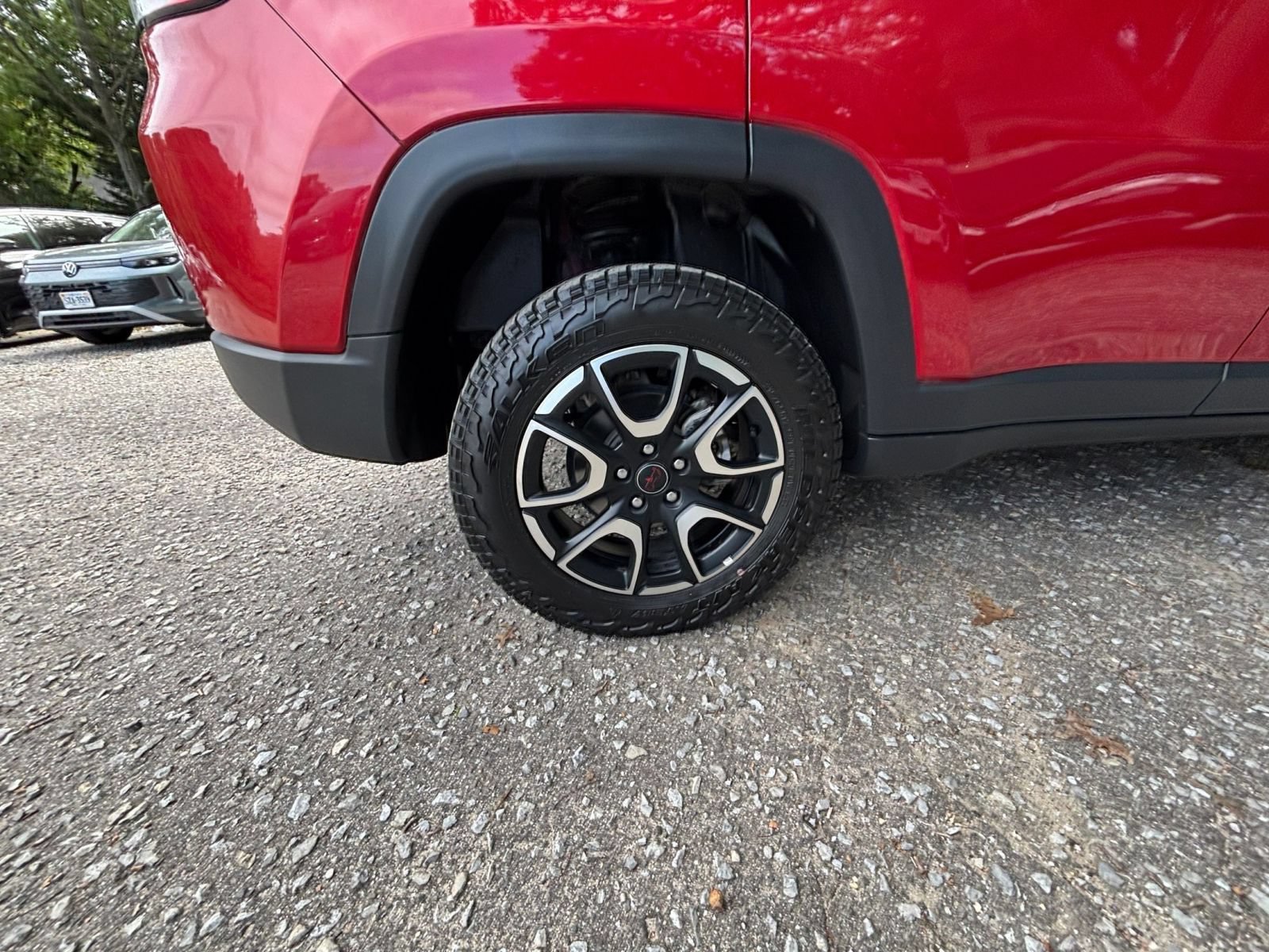 Used 2025 Jeep Compass Trailhawk AWD/4WD image 24