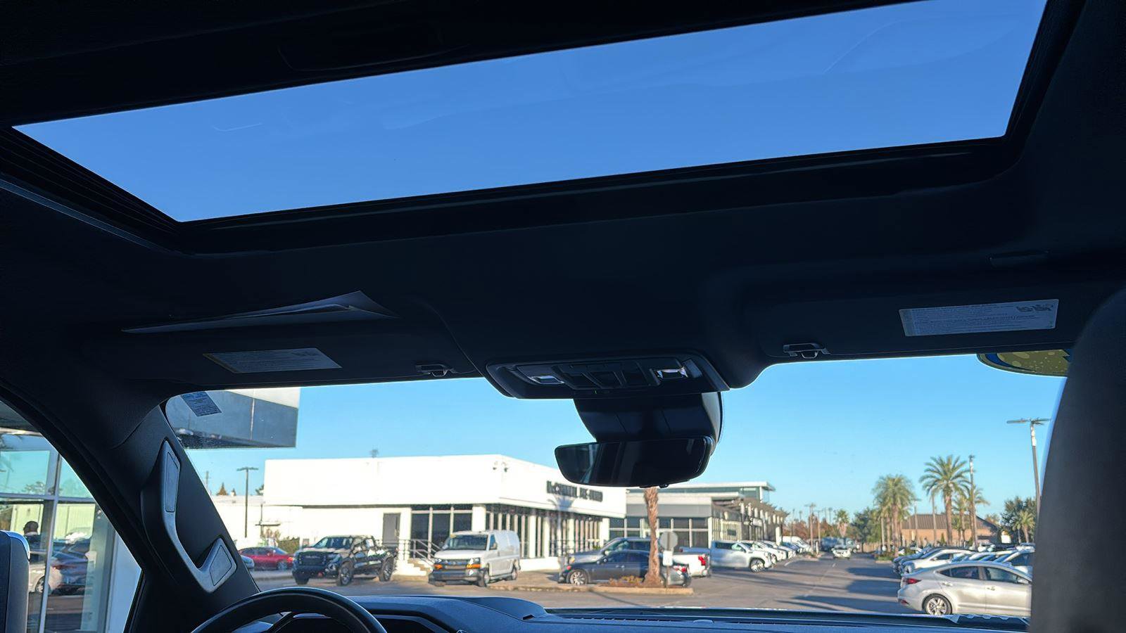 Used 2024 Chevrolet Silverado 2500 High Country w/ Technology Package image 24