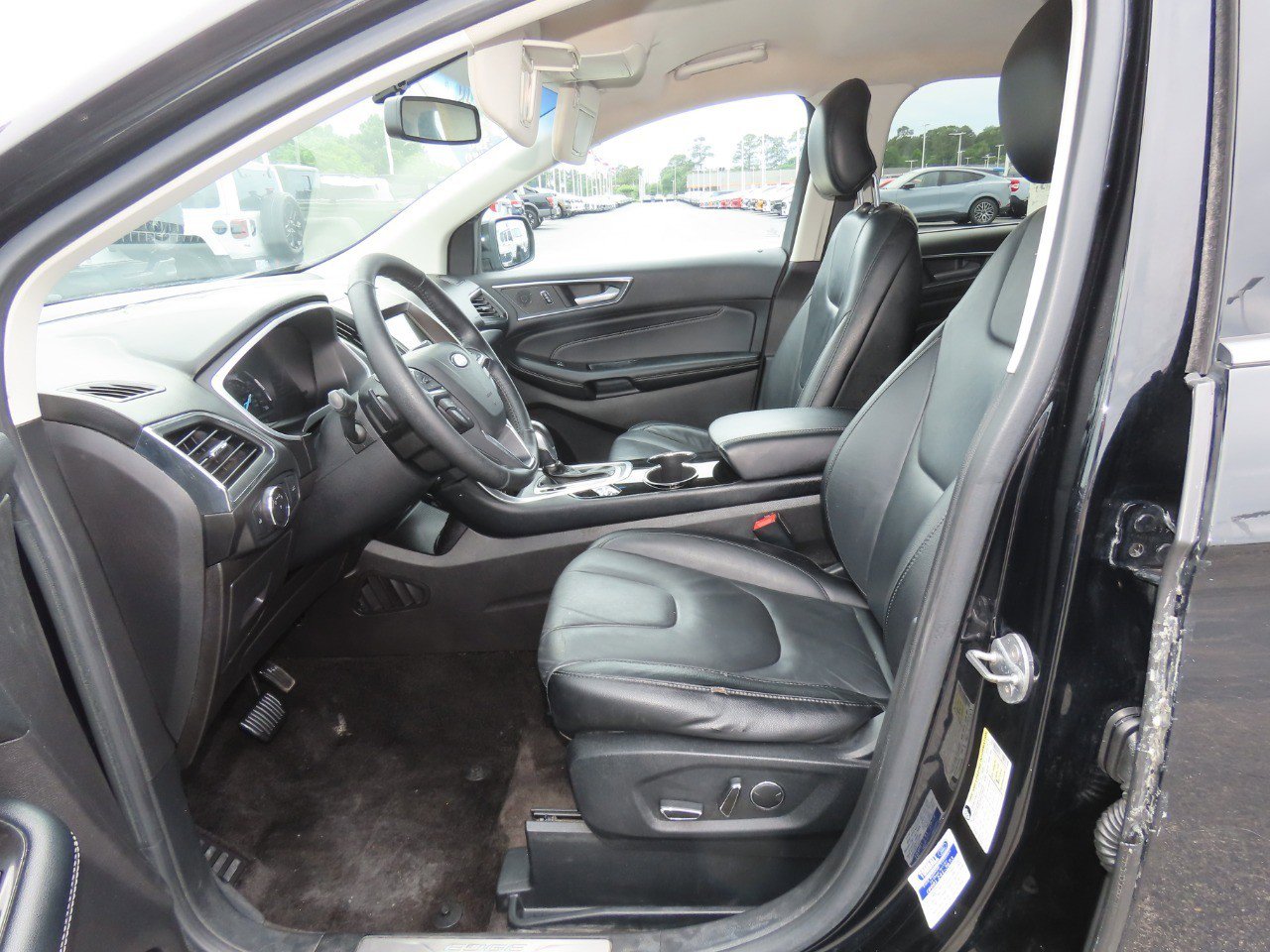 Used 2017 Ford Edge Titanium w/ Technology Package FWD image 26