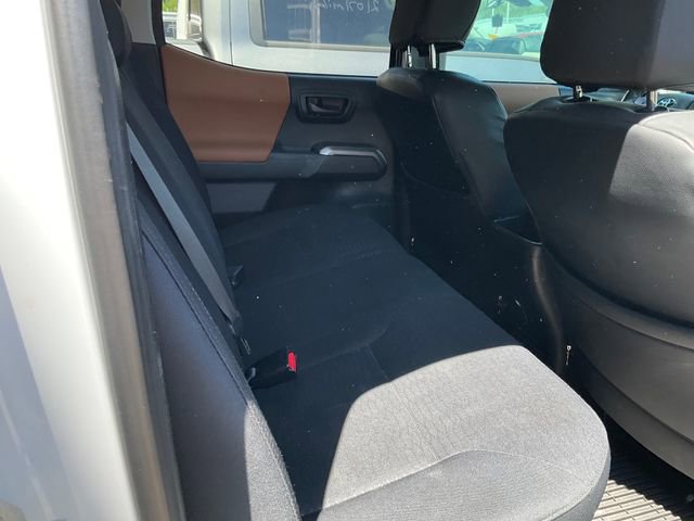 Used 2018 Toyota Tacoma SR5 RWD image 10