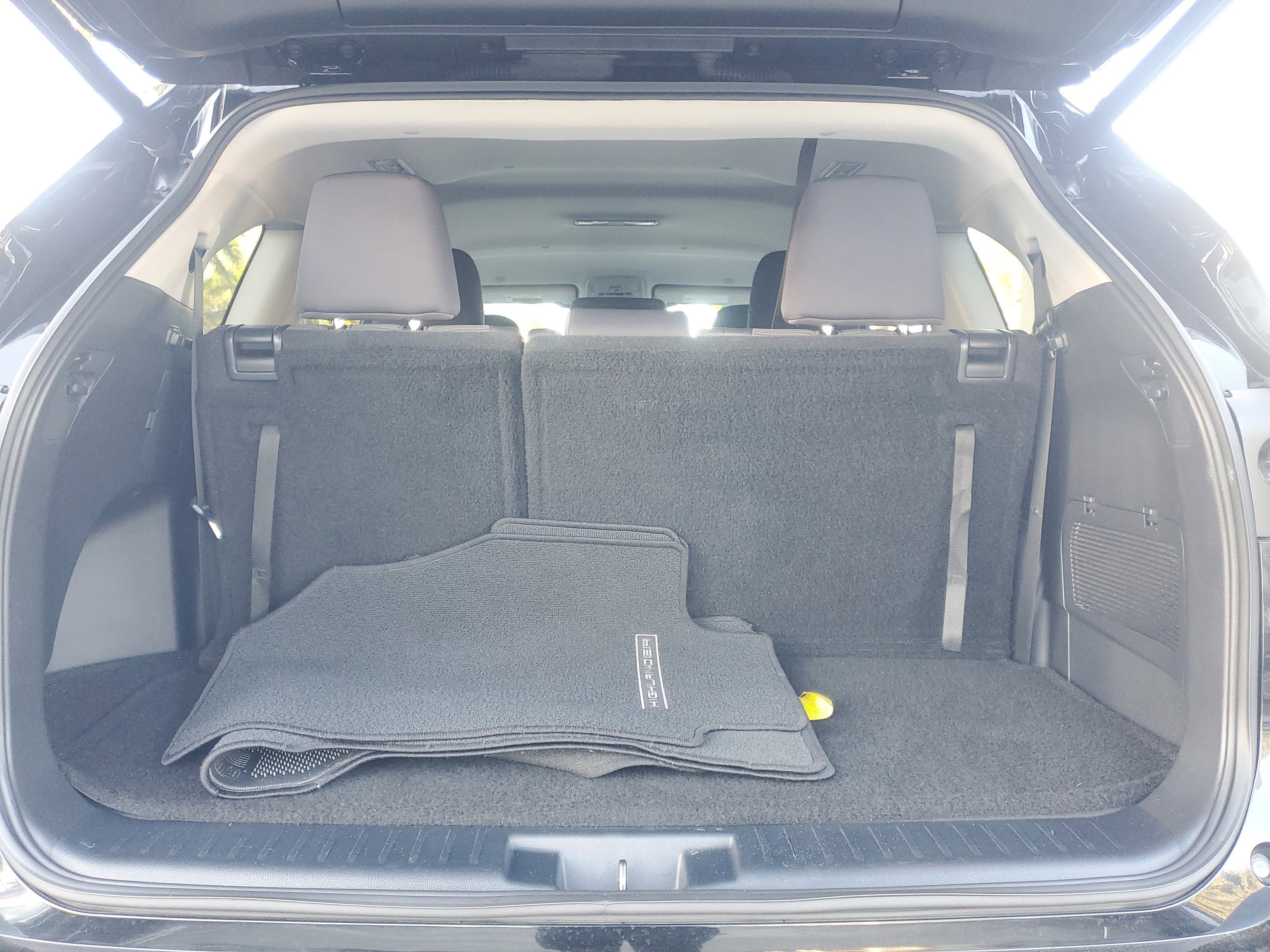 Used 2023 Toyota Highlander LE image 9