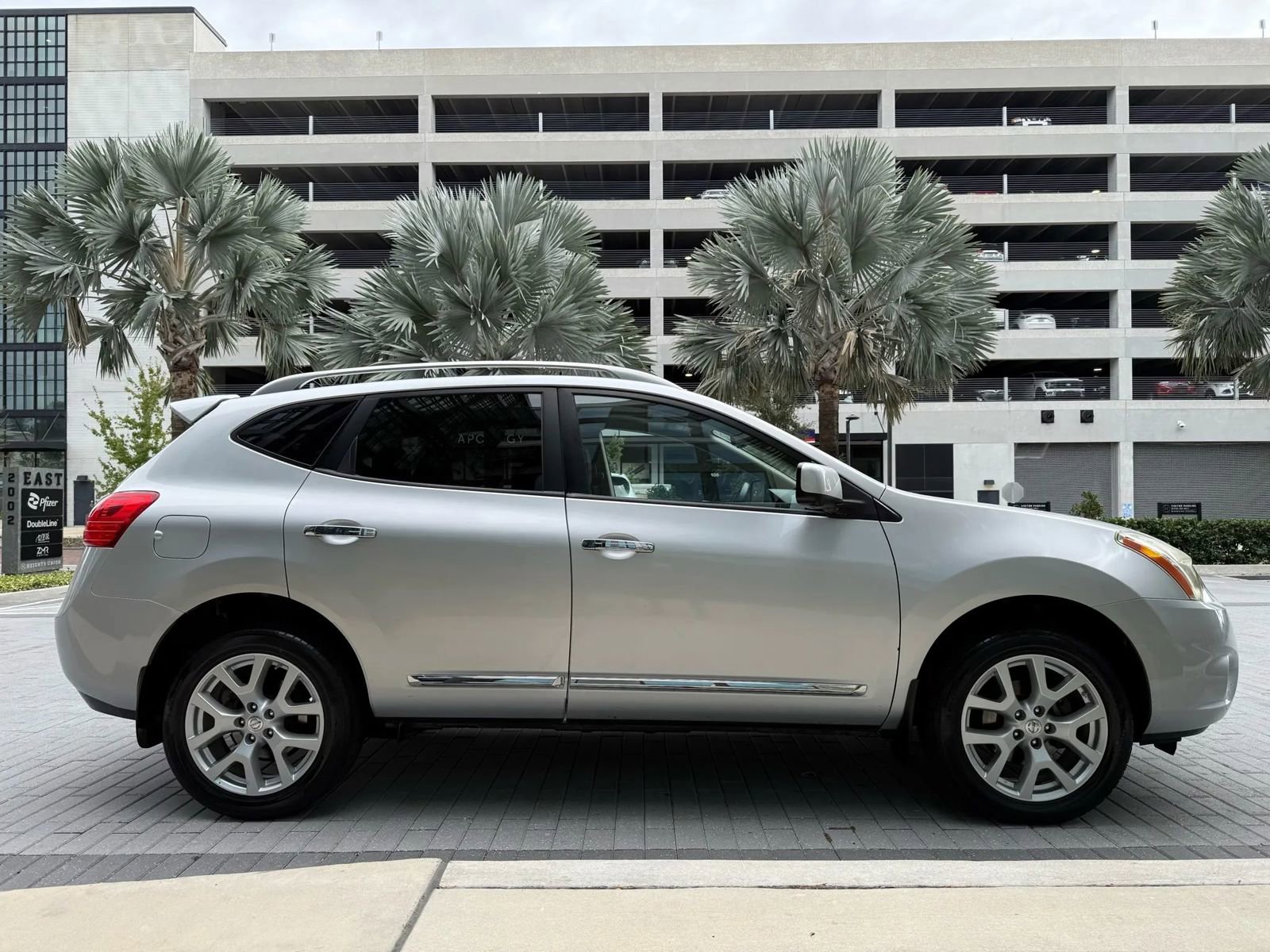 Used 2013 Nissan Rogue SL image 4