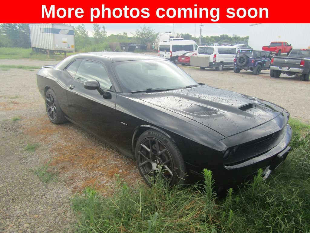 Used 2018 Dodge Challenger R/T RWD image 7