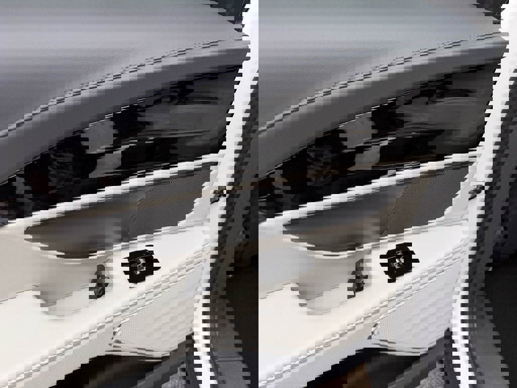 New 2026 Lincoln Nautilus Premier w/ Jet Appearance Package image 16