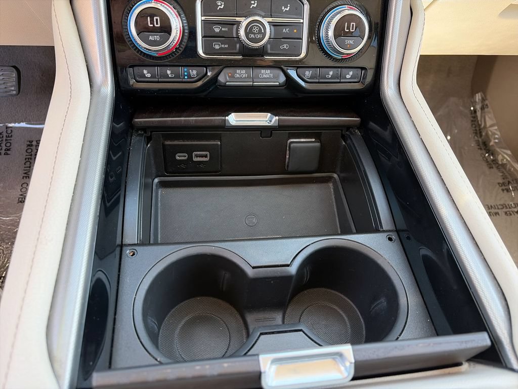 Used 2024 GMC Yukon XL Denali RWD image 23