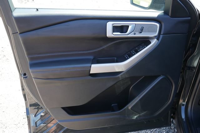 Used 2024 Ford Explorer XLT w/ Equipment Group 202A AWD/4WD image 13