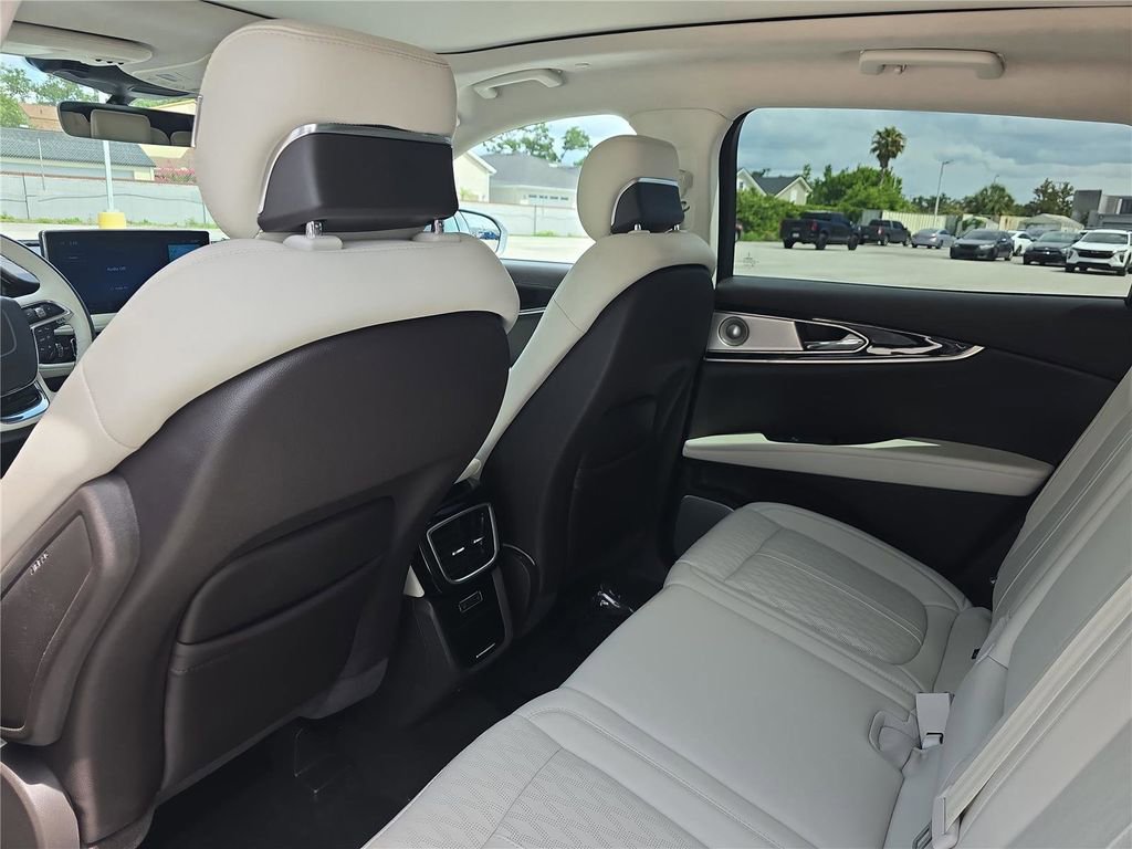 Used 2023 Lincoln Nautilus Black Label AWD/4WD image 12