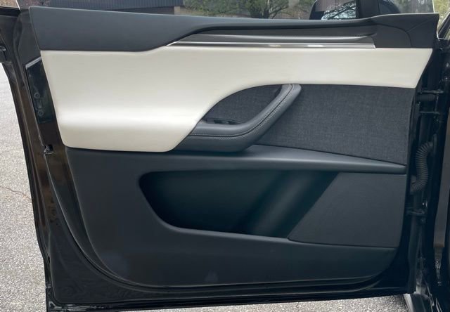 Used 2022 Tesla Model X Plaid image 18