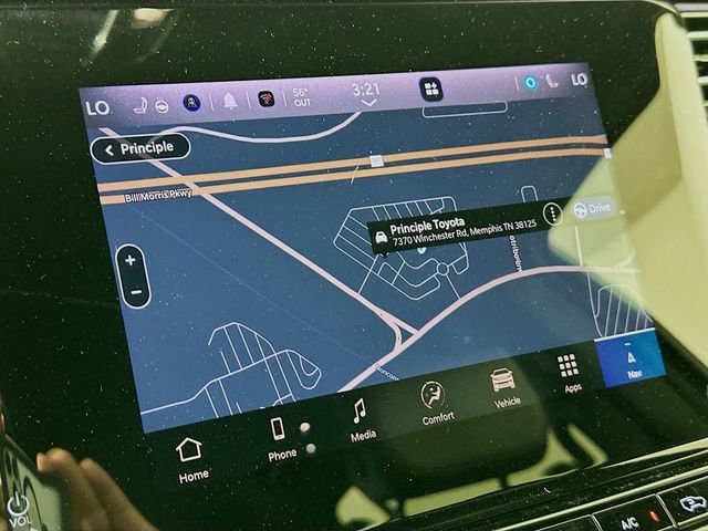 Used 2024 Jeep Wagoneer L Series II w/ Flexible Seating Group image 16