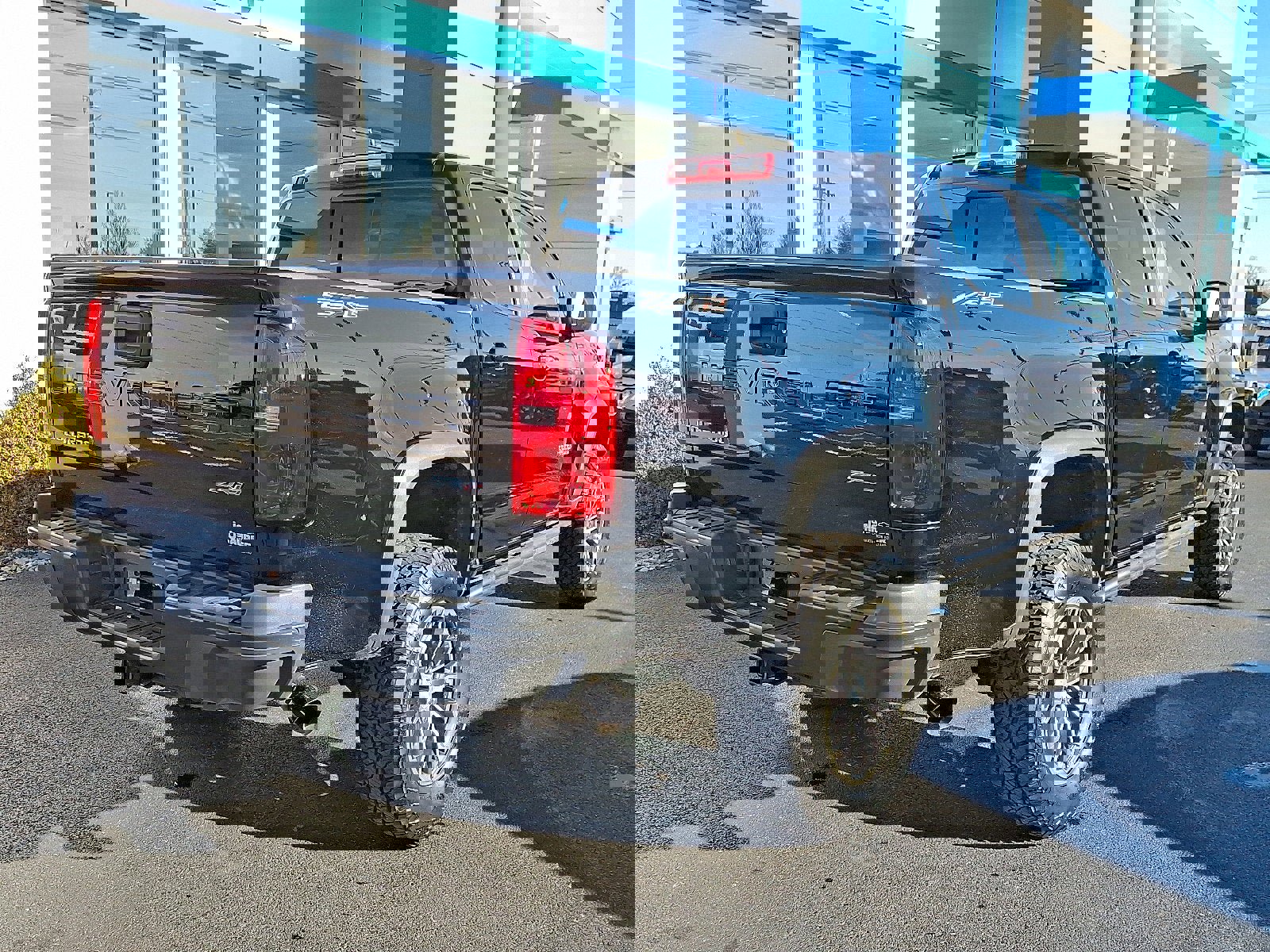 Used 2022 Chevrolet Colorado ZR2 AWD/4WD image 6