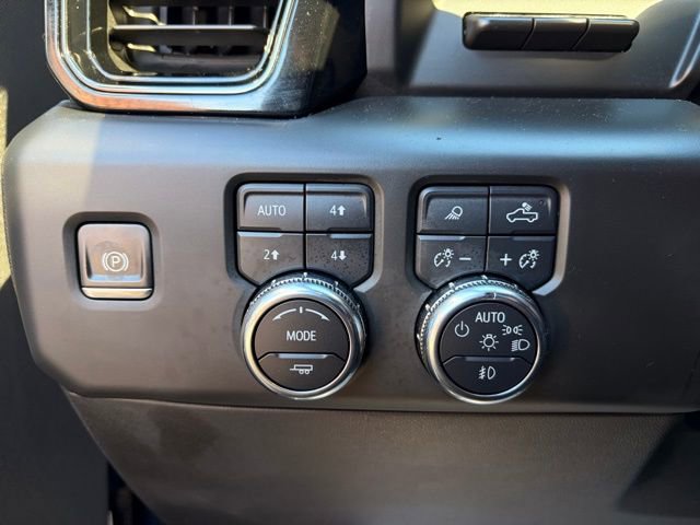 Used 2024 GMC Sierra 1500 AT4 w/ Technology Package AWD/4WD image 37